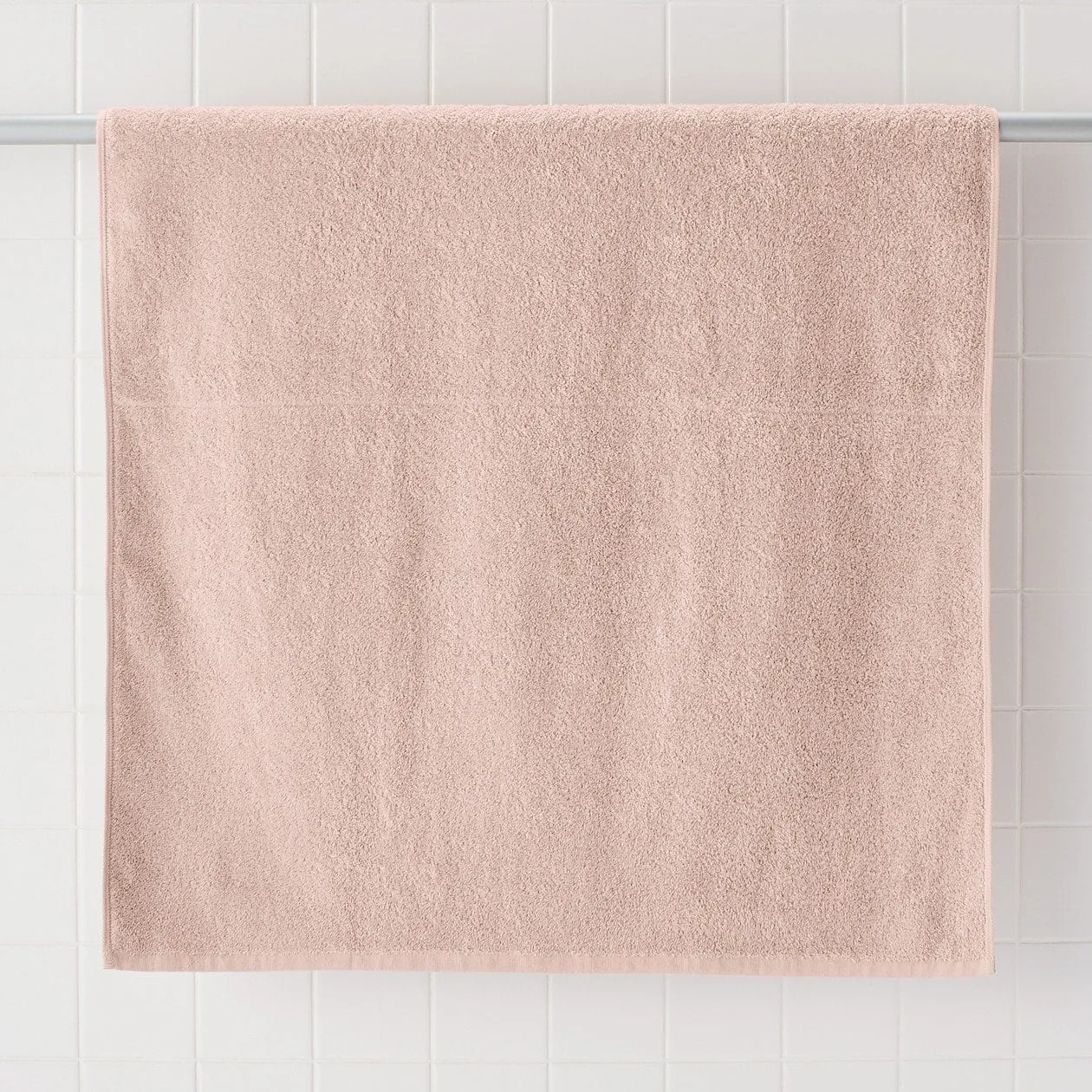 Luxurious Cotton Pile Bath Towel with Additional Features and Hanging Loop