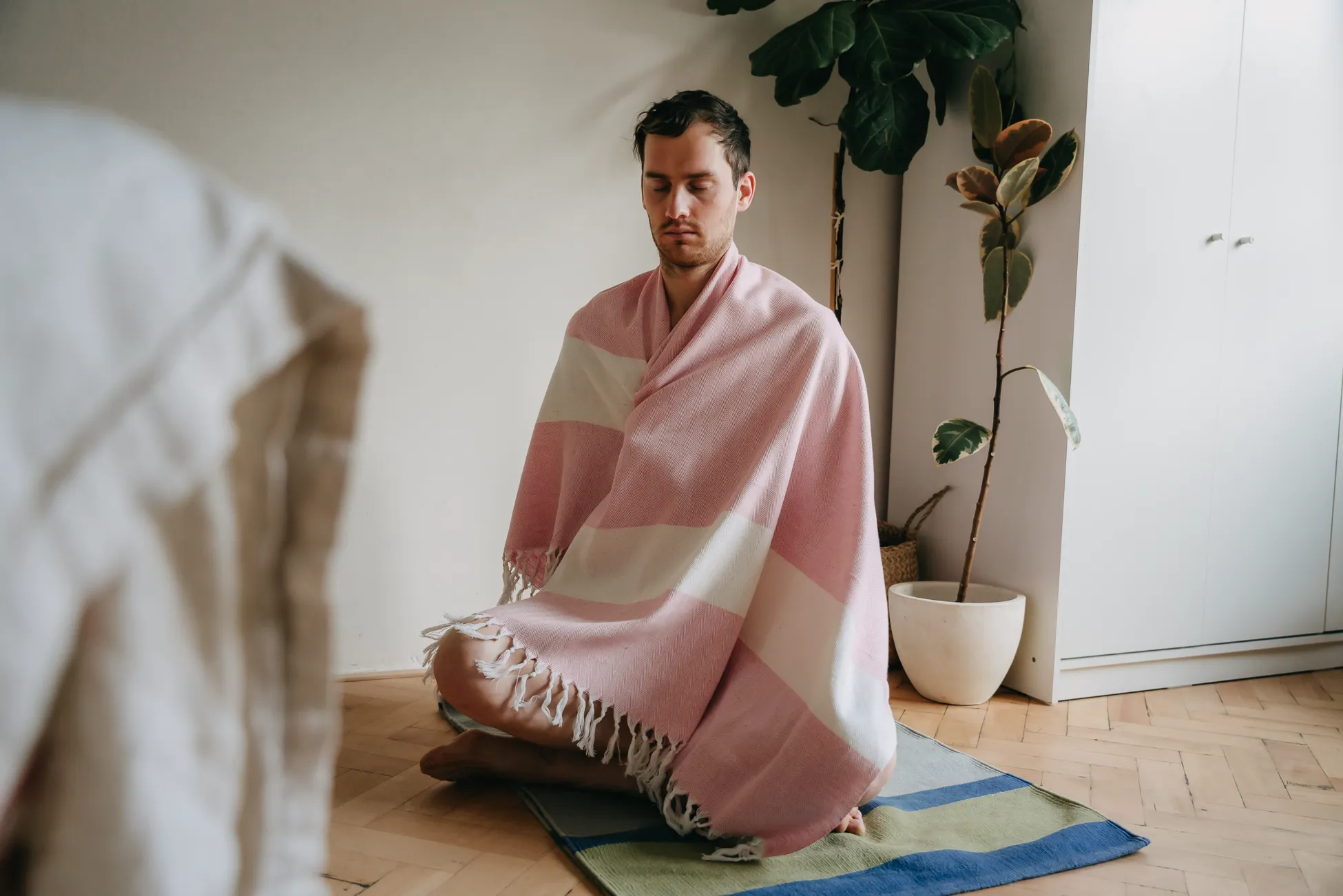 Eco-Friendly Organic Bath Towel with Plant-Based Dyes • Manjistha Pink •