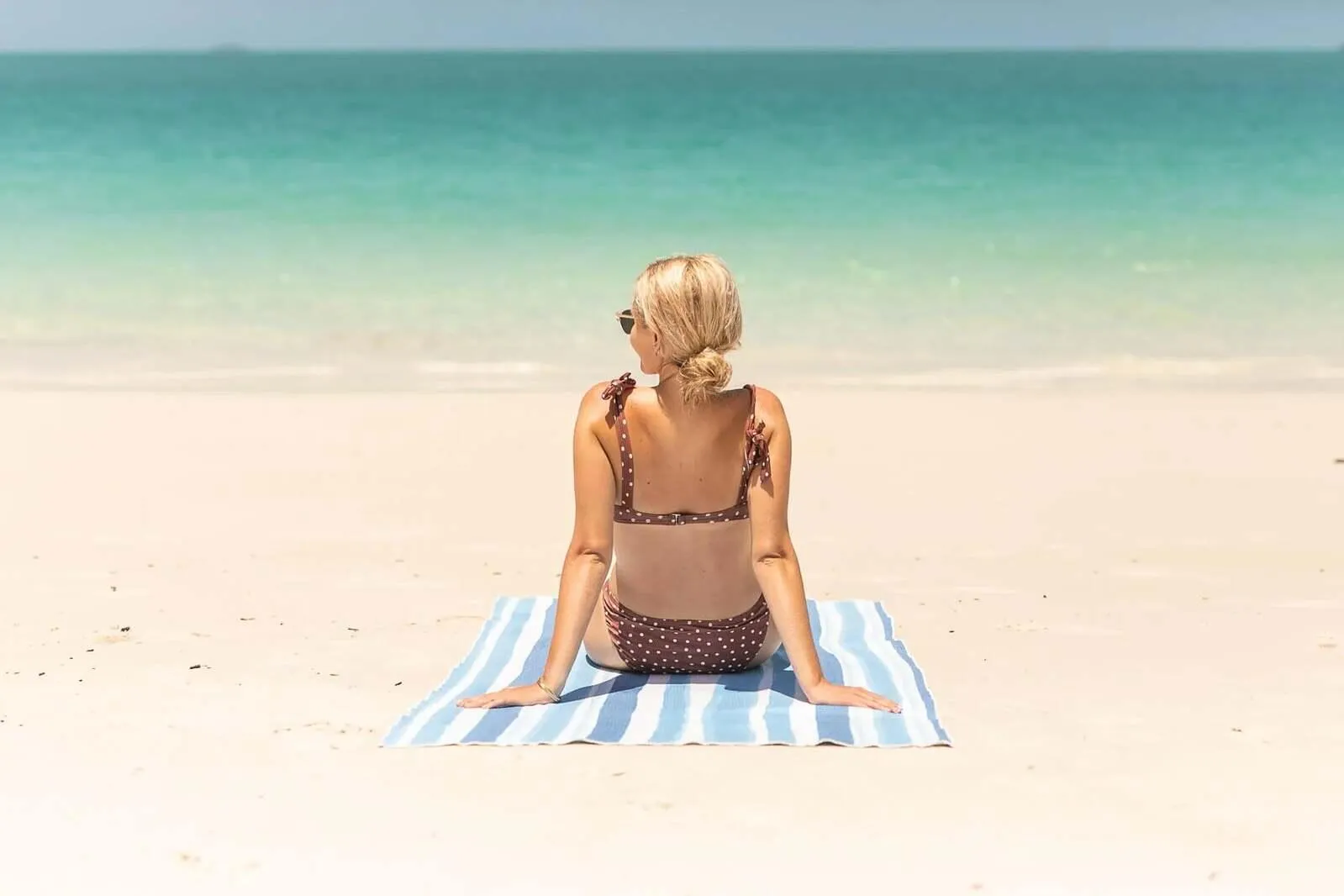 NAKIE OCEAN BREEZE - RECYCLED SAND FREE BEACH TOWEL