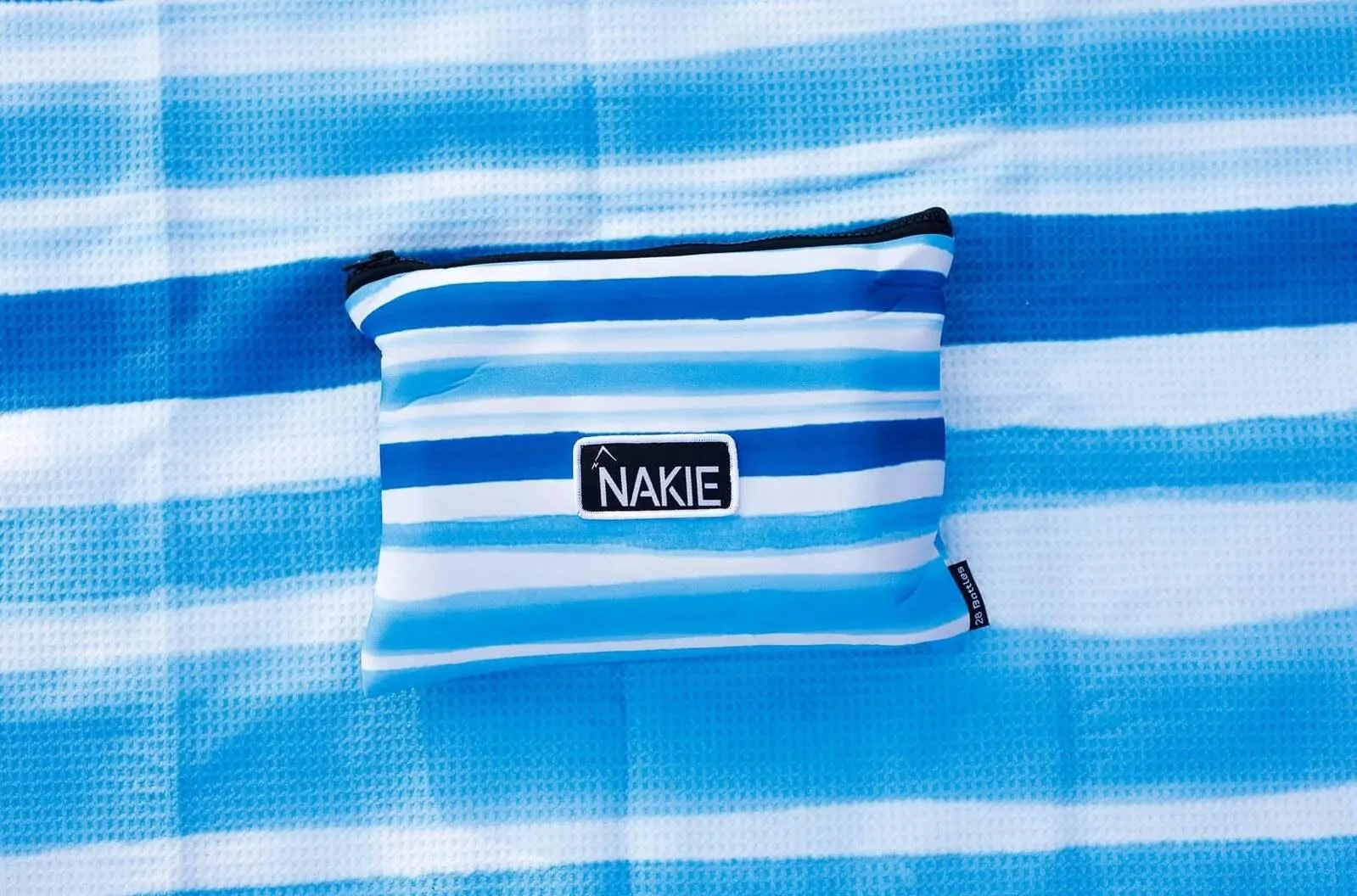 NAKIE OCEAN BREEZE - RECYCLED SAND FREE BEACH TOWEL