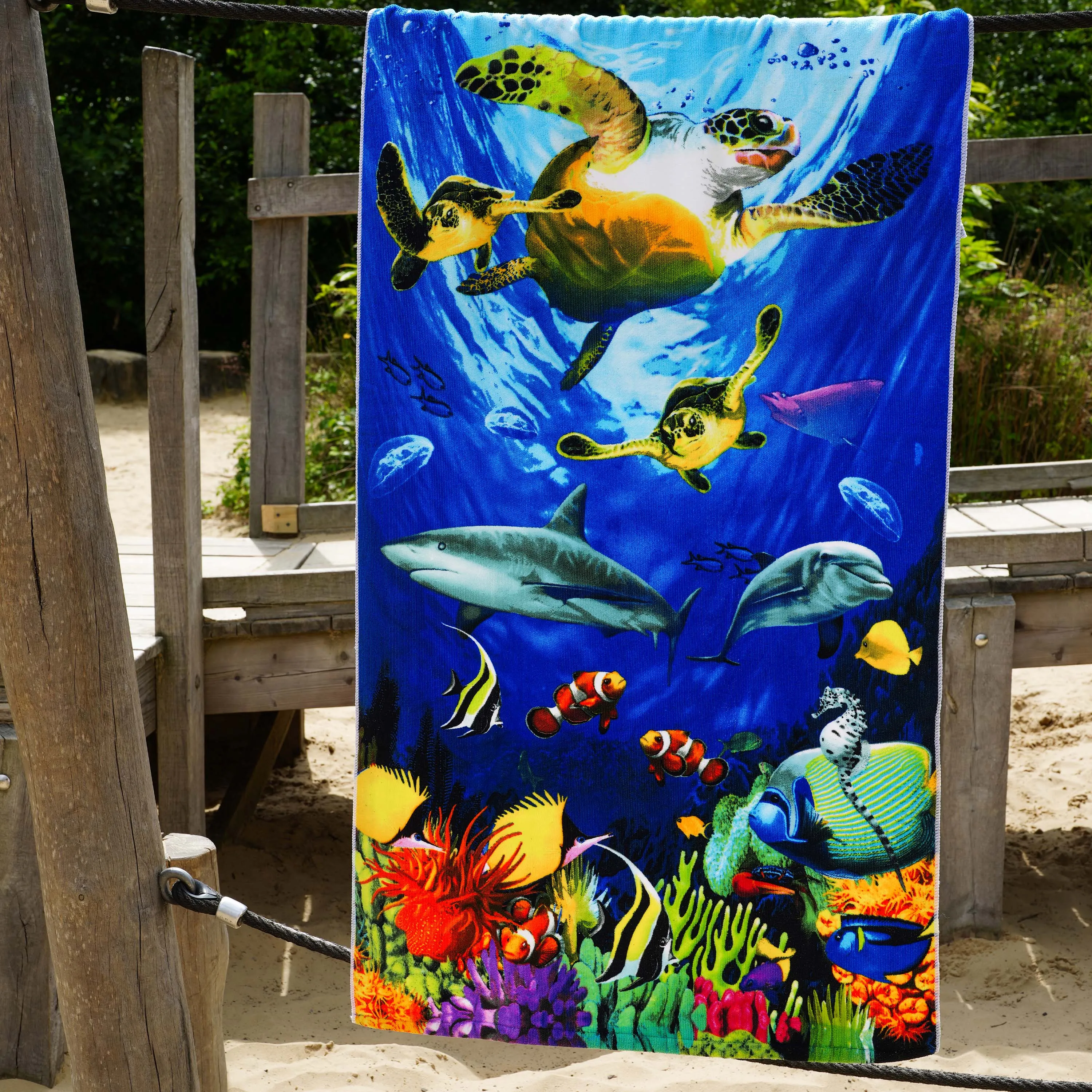 Ocean Turtles Design Large Towel